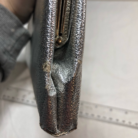 Vintage Silver Metallic Chain Purse - Picture 6 of 12